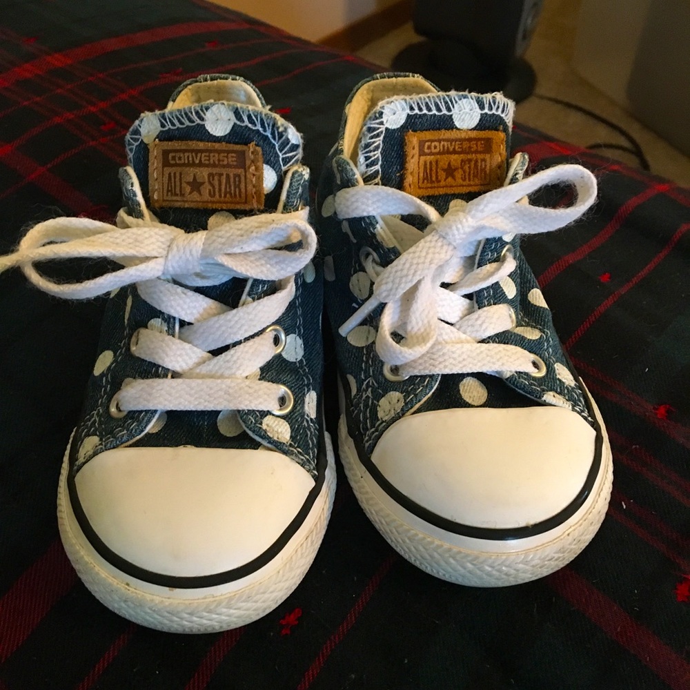 Converse polka dot denim shoes